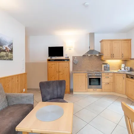 Holiday home With Terrace In Hollersbach